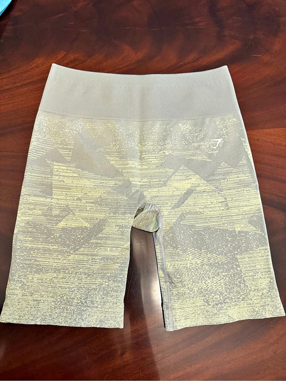 Gymshark Adapt Ombre Seamless Shorts yellow Green Large
